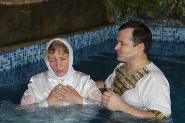 «Who will believe and be baptized ...»