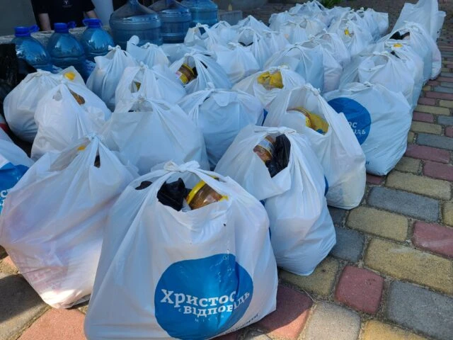 Церковь "Христос есть ответ" помогает временным переселенцам